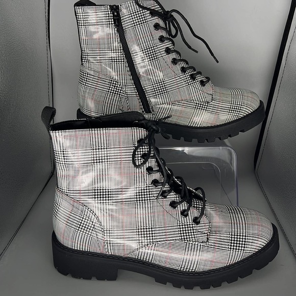 C Comfort Plaid Boots sz 10M - Picture 2 of 7